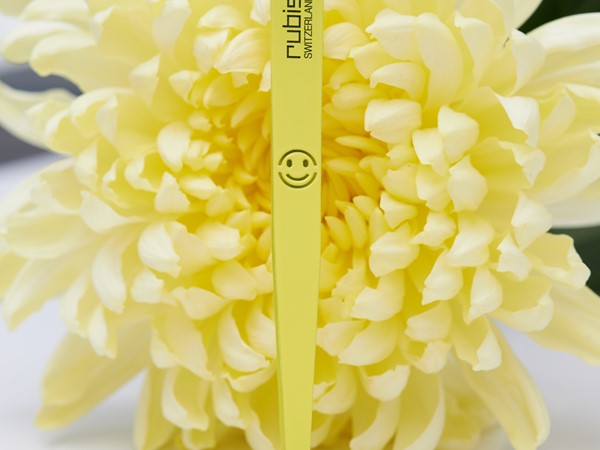 Tweezers Classic Yellow Smiley Emoji