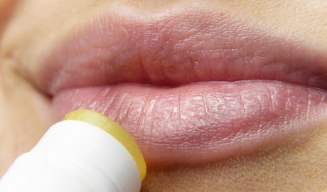 Warum ist Lippenpflege mit Sonnenschutzfaktor im Sommer ein Muss?